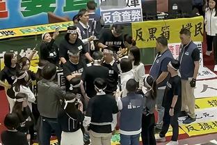 亚运会男子团体花剑半决赛，中国队45-44绝杀日本队晋级决赛